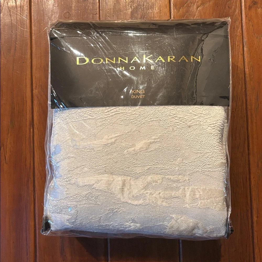Donna Karan Home Seduction King Duvet Cover Ivory